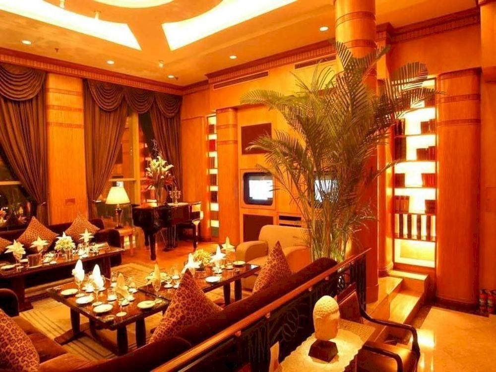 Luxemon Xinjiang Yindu Hotel Урумчи Экстерьер фото